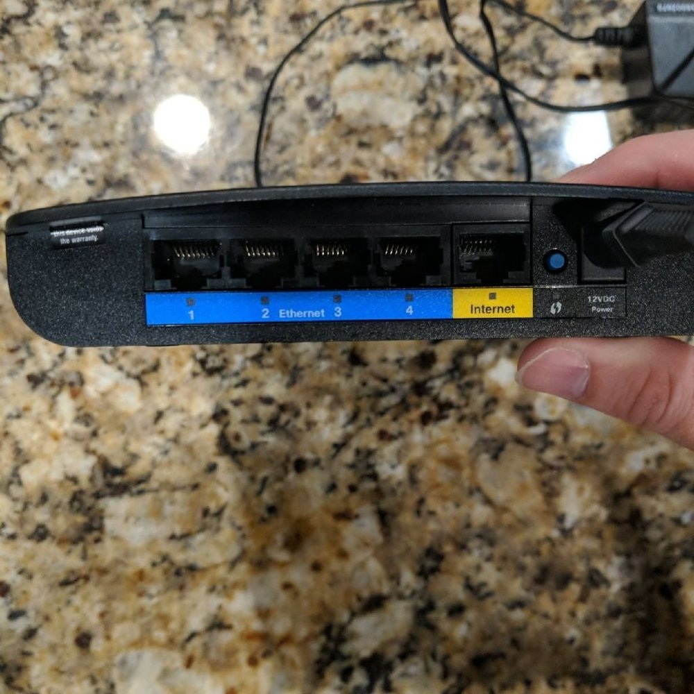 Linksys Router E1200 - Picture 5 of 5